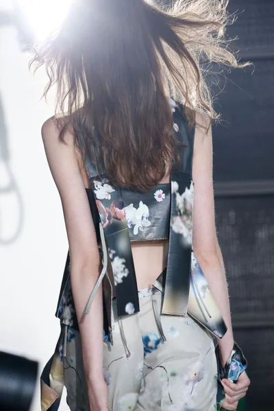 Look 54